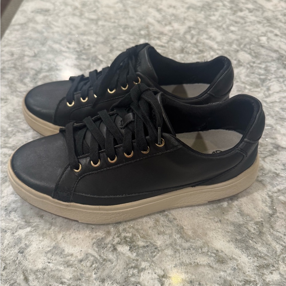 KIZIK VEGAS Black Leather Sneakers 8.5 wide, men’s 7 wide